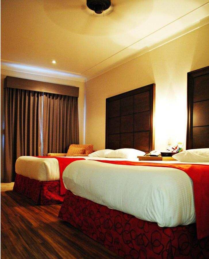 Hotel Fiesta 纳沃华 外观 照片
